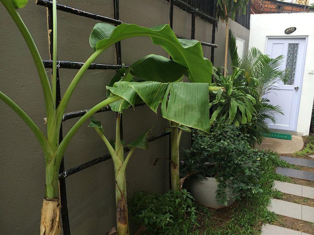 The Flora Boutique Hotel Phnom Penh Exterior photo
