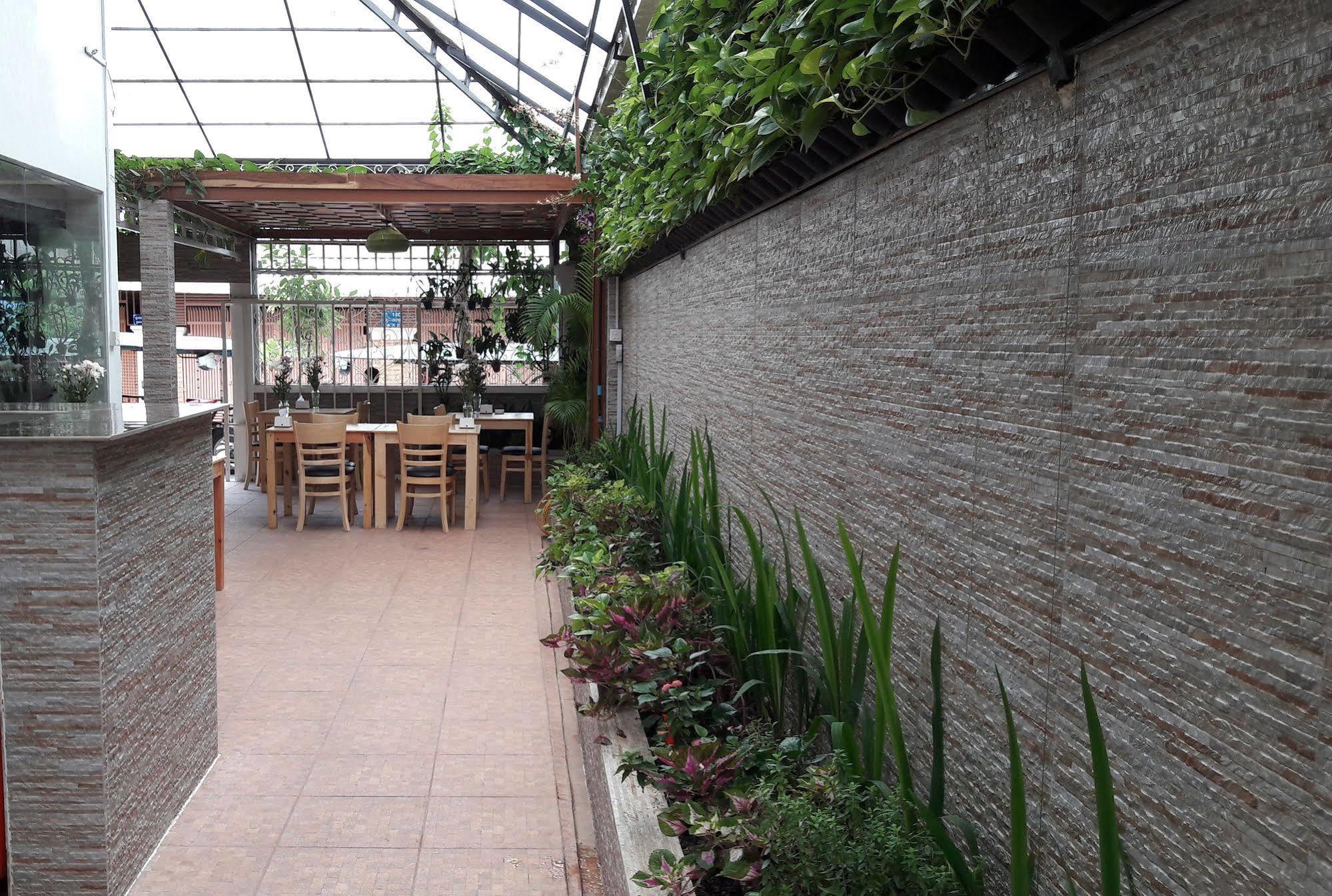 The Flora Boutique Hotel Phnom Penh Exterior photo